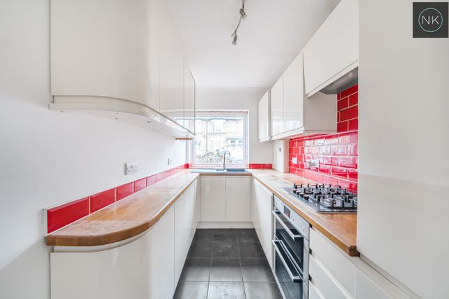 Flat for sale in Flat 1, 33 Malmesbury Road, South Woodford, London