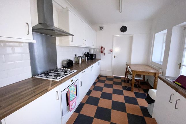 Room to rent in Gwyn Street, Treforest, Pontypridd