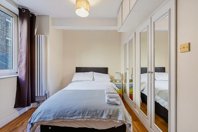 Flat 26, Chelsea Cloisters, Sloane Avenue, London photo 4