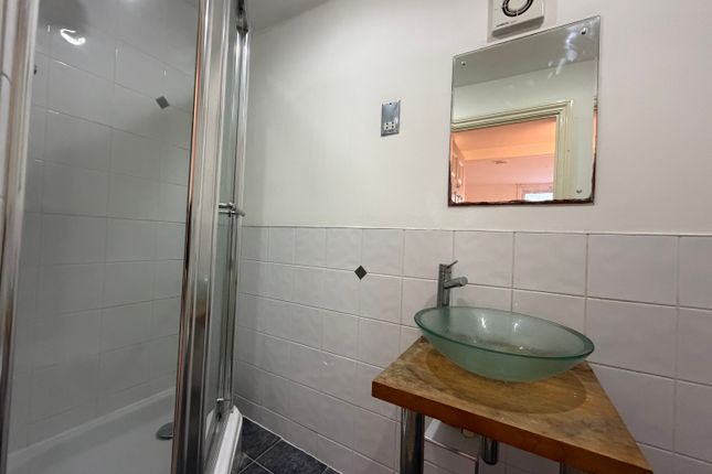 Flat 7, Royal Crescent Road, Southampton photo 5