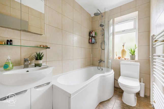 135, Westcott Crescent, London photo 2