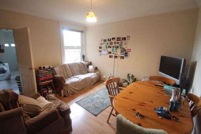 4 Bridge Road, Uxbridge photo 5