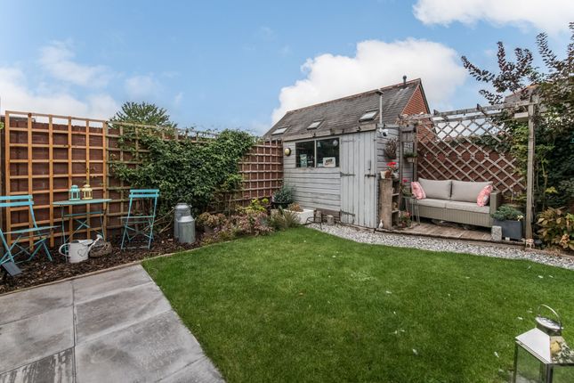 72 Chantry Meadow, Exeter photo 4