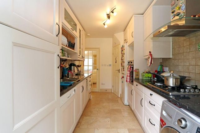 19, Oak Hill Crescent, Surbiton photo 4