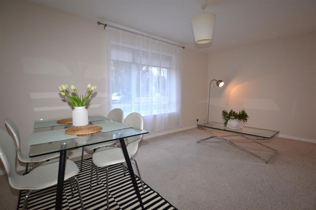 Flat for sale in Fleet Road, Fleet