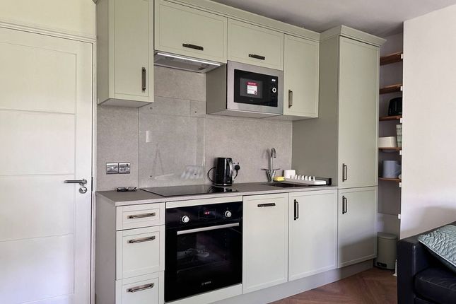 39E Cambridge Gardens, London photo 4