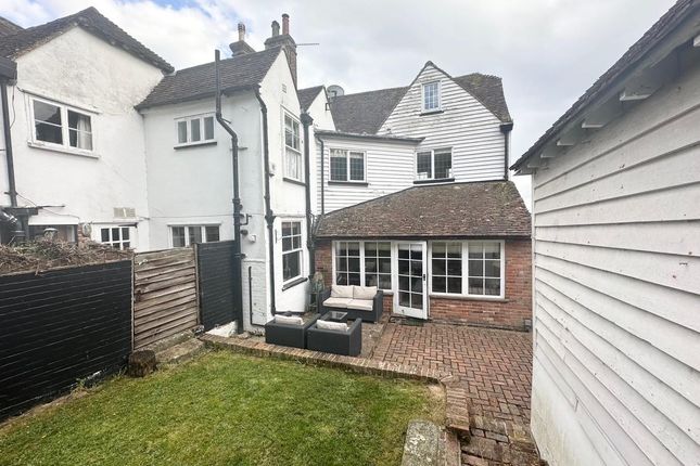 Detached house to rent in Broad Street, Sutton Valence, Maidstone