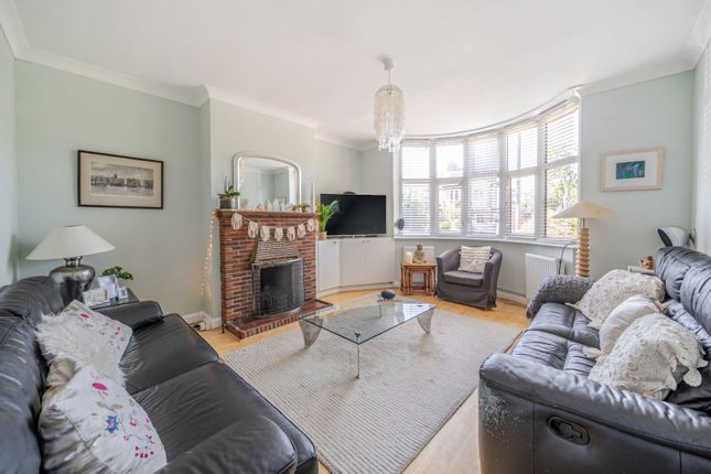 3, Lynwood Road, Thames Ditton photo 2