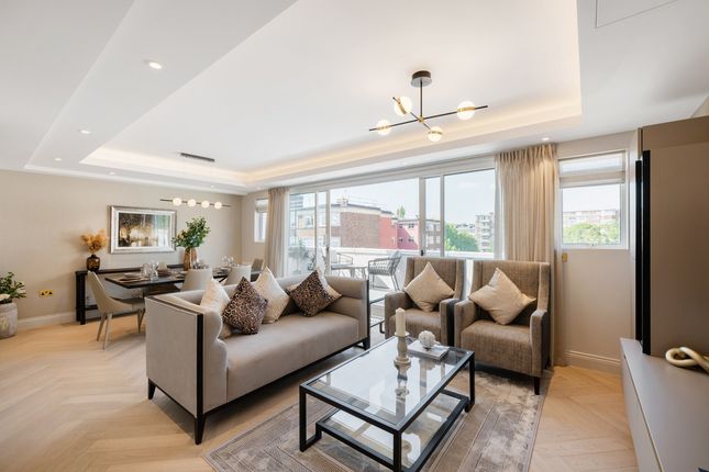 Flat 8B, 8, Ennismore Gardens, London photo 2