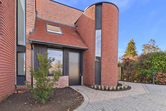 2-bed house on Hengist Lodge, 8d, Kearton Close, Kenley, £600,000
