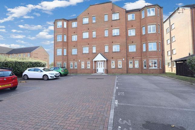 Flat for sale in Chandlers Court, Hull