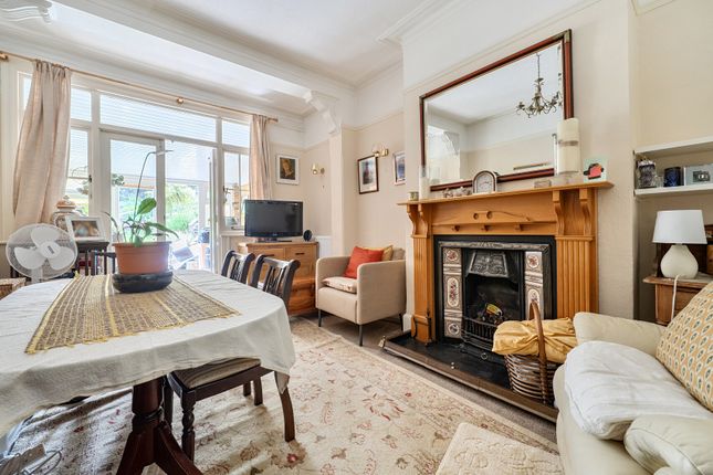 26, Pollards Hill East, London photo 4