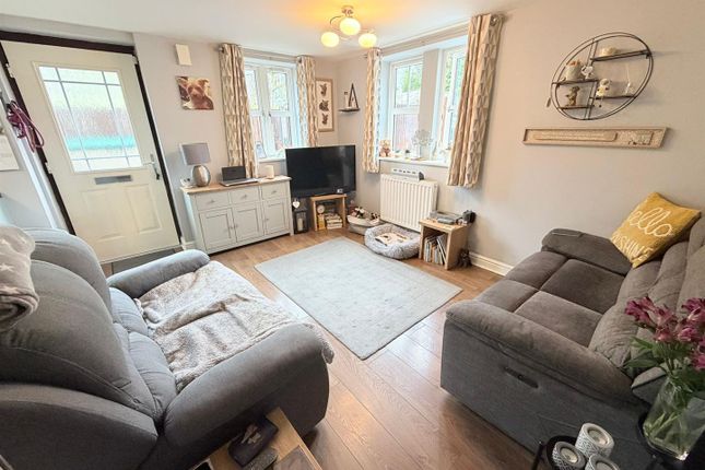 6C, King Street, Hyde photo 2