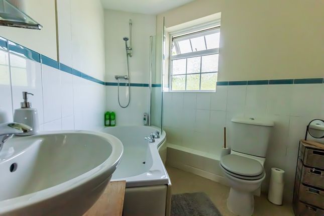 82 Whistlefish Court, Norwich photo 4