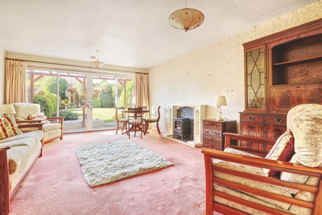30 Dickson, Waltham Cross photo 3