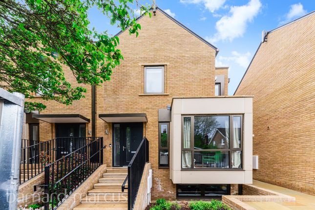 Thumbnail Town house for sale in Gilkes Crescent, Dulwich Village, London