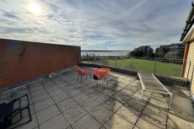 Thumbnail Flat for sale in Meridian Court, Thames Road, Grays