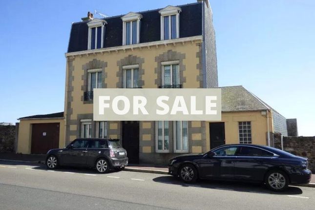 Thumbnail Town house for sale in Granville, Basse-Normandie, 50400, France