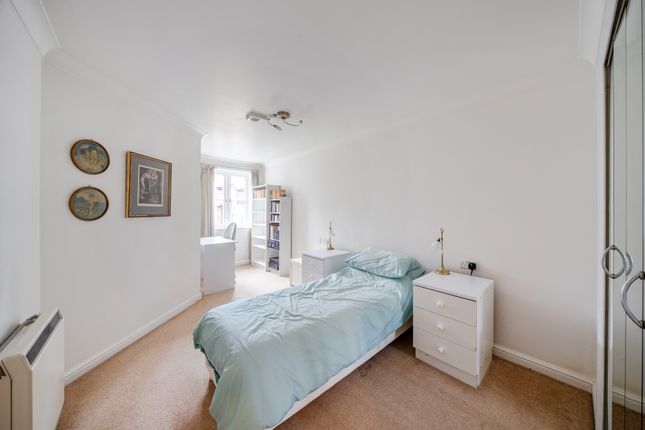 Walkers Court, Harpenden photo 4