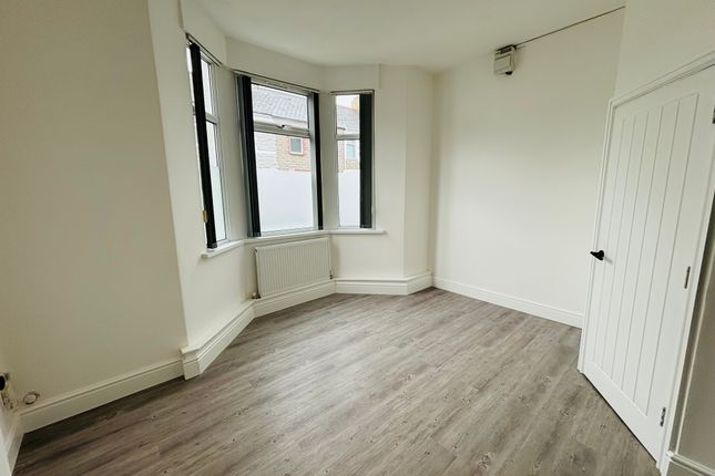 Thumbnail Flat to rent in Morel Street, Barry