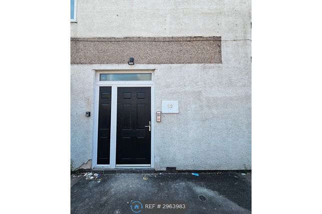 Church St, Flat, Leigh photo 2