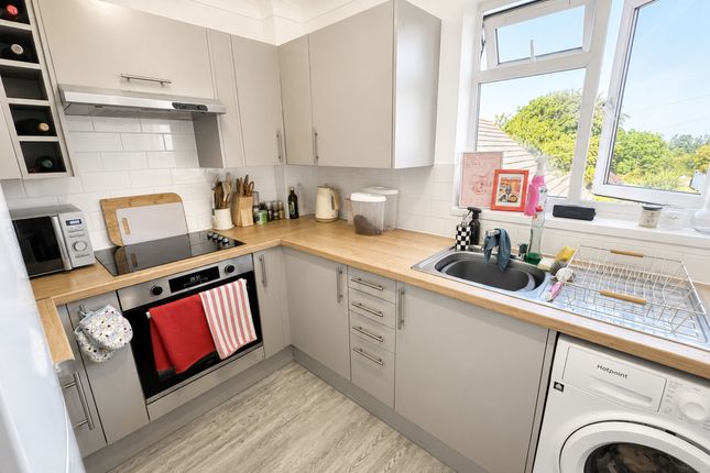 Sunrise Avenue, Hornchurch photo 4