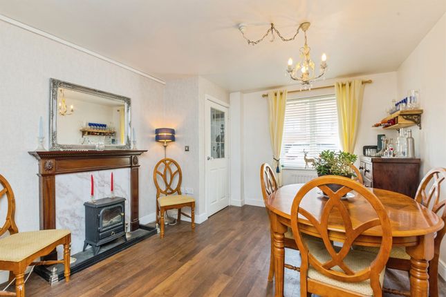 27, Fulham Way, IPSWICH photo 3