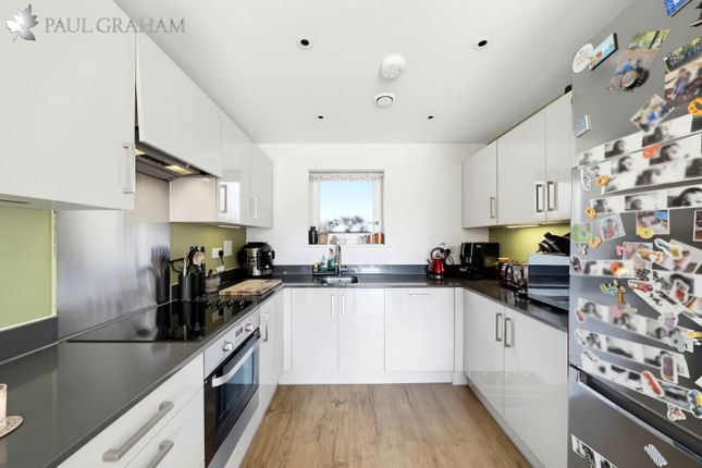 Flat 15 Pointelle House, London Road, Hackbridge photo 4
