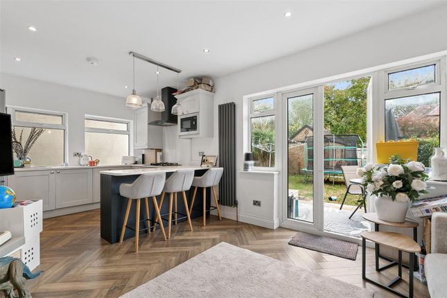 701, Great West Road, Isleworth photo 3