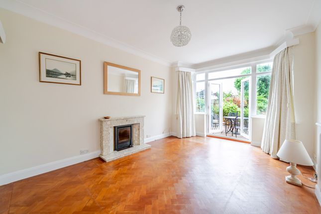 18, Medina Avenue, Esher photo 4