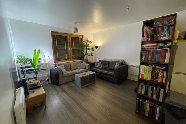 2 Ratcliffe Court, Sweetman Place, Bristol photo 2