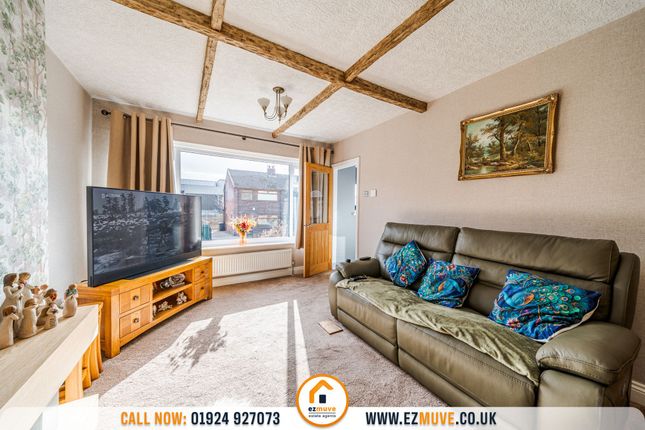 30 Manor Park, Mirfield photo 2