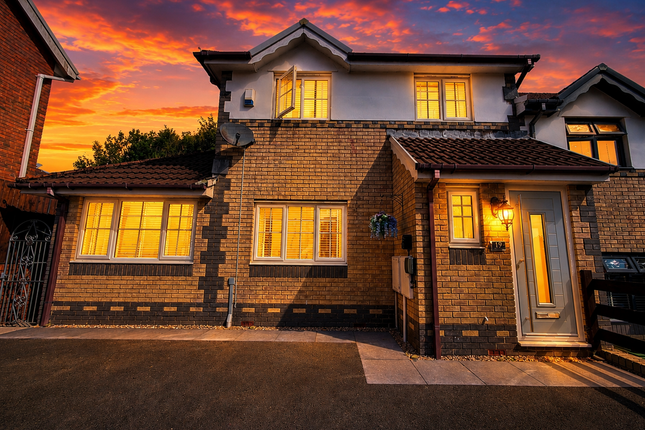 19, Nant-Y-Coed, Porth photo 2