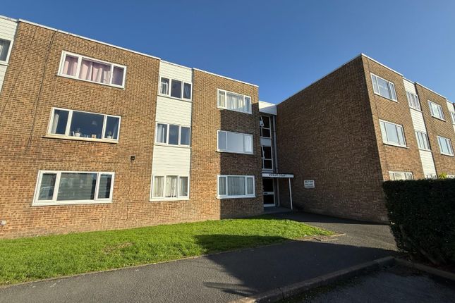 1-bed flat on 13, Wesley Court, Royal Wootton Bassett, £105,000