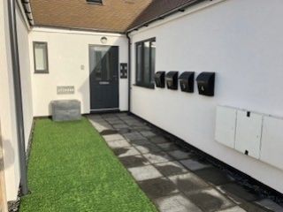 Thumbnail Flat to rent in Milestone Road, Carterton, Oxfordshire