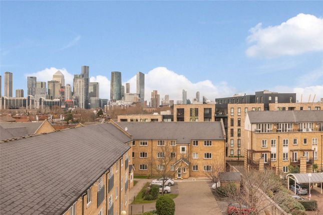 Flat to rent in Langbourne Place, Cubitt Town