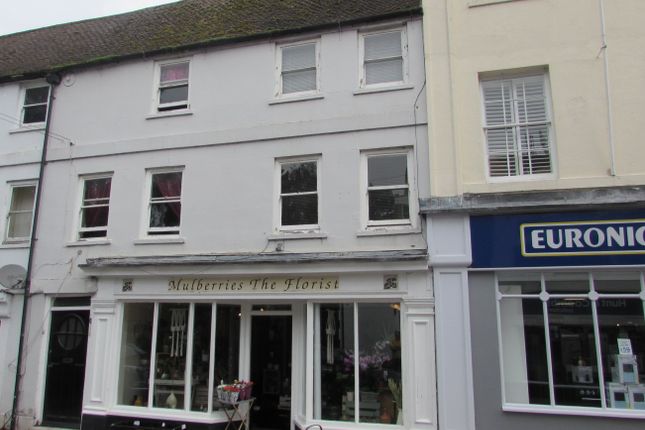 Flat to rent in High Street, Huntingdon