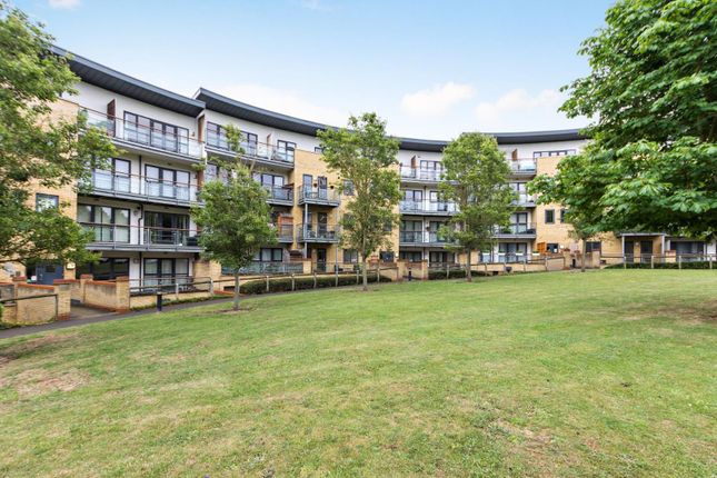 Flat for sale in Redwing Crescent, Waterstone Way, Greenhithe