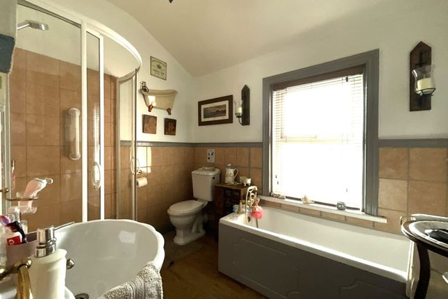 2 Westcott Road, South Shields photo 4