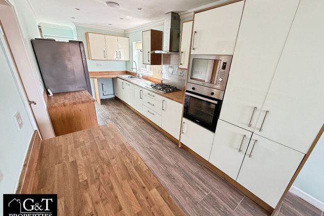 22 Jury Road, Brierley Hill photo 4