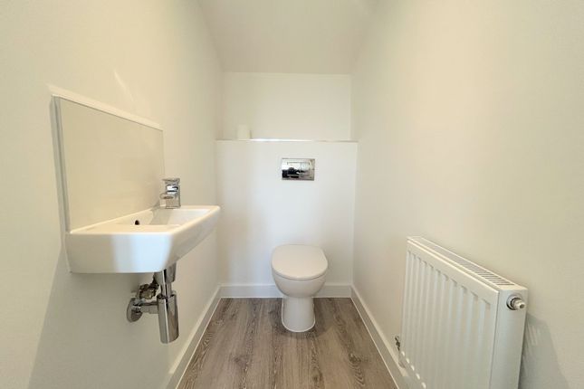 Cloakroom/wc