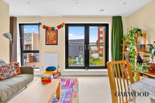 Flat 1, 13 Barn Street, London photo 2