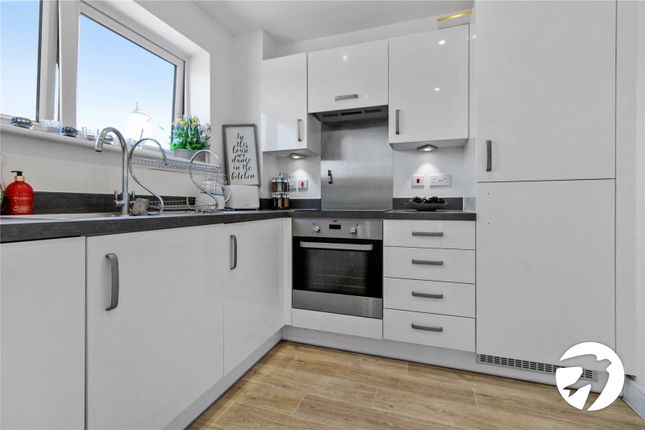 38, Flint Rise, Ebbsfleet Valley photo 4