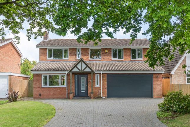 4 bed detached house for sale in Alwyn Road, Rugby, Warwickshire CV22