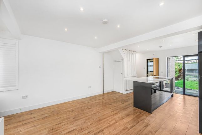 266, Oval Road North, Dagenham photo 4