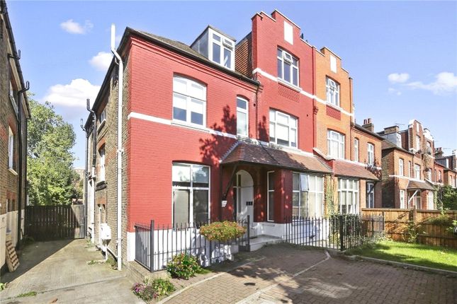 Flat for sale in Chatsworth Road, London