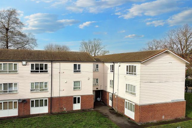 Flat for sale in Wyton Close, Nottingham