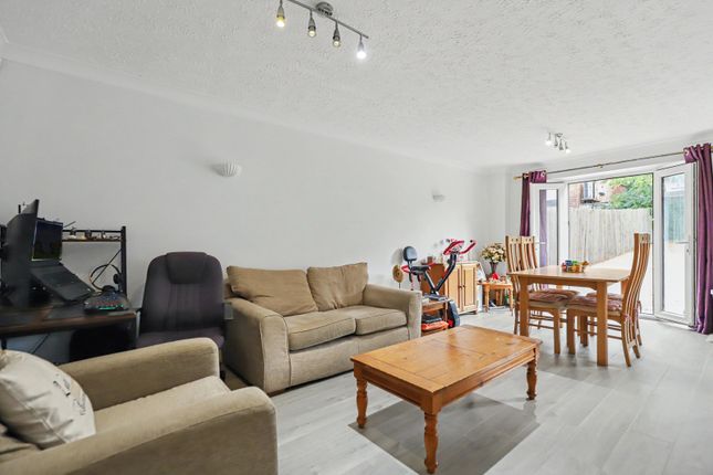Flat  Standon Court, New High Street, Headington photo 2