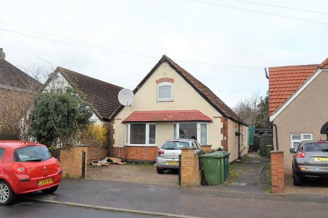 Thumbnail Detached bungalow for sale in Wrens Avenue, Ashford