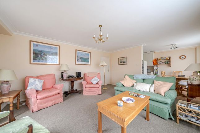 Flat 3, Guilford House, Princes Drive, Sandwich photo 4